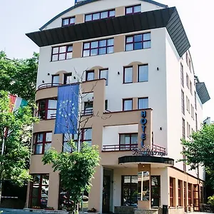 Mediterran Budapesta